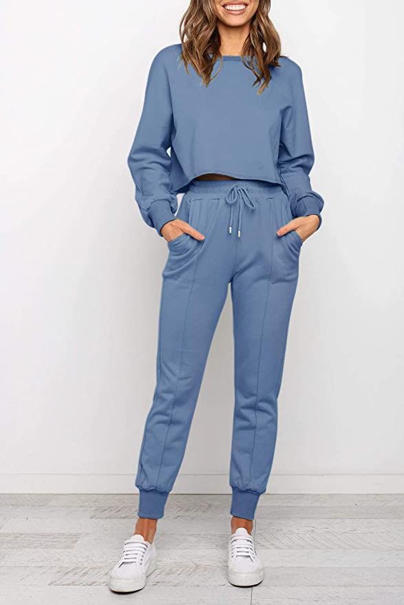 Casual Outfit Idea - Cropped jogger set | The Best Loungewear Sets You Need to Add To Your Wardrobe