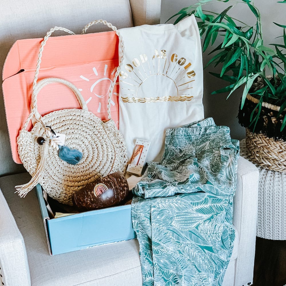 Spring 2021 Beachly Review & Unboxing - Spoilers!