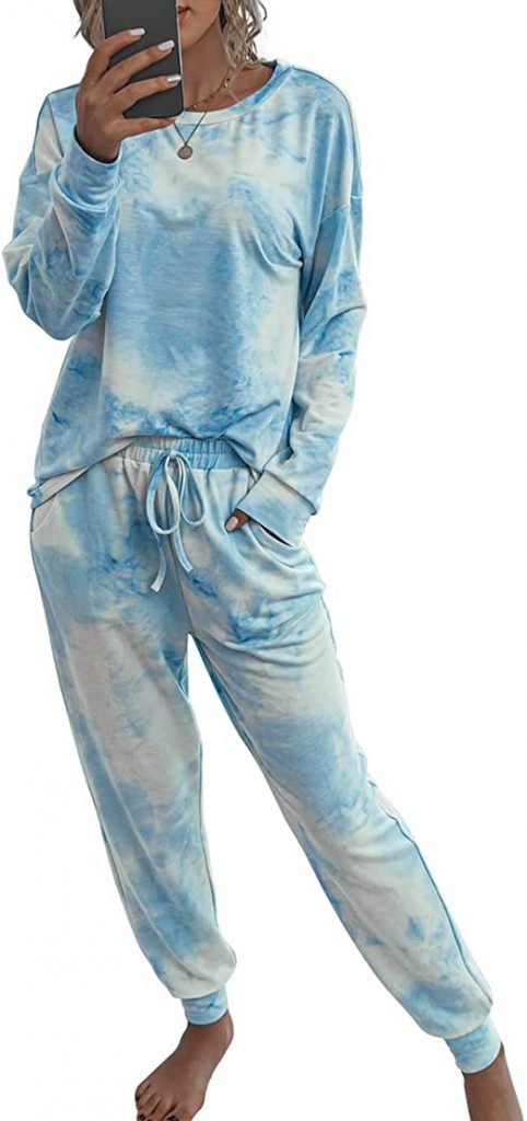 Blue Long Sleeve Sleepwear Set | 20+ Cute & Comfy Pajama Sets You Need To Own | Basic Housewife