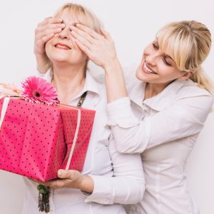 Meaningful Gifts for Mom From Daughter