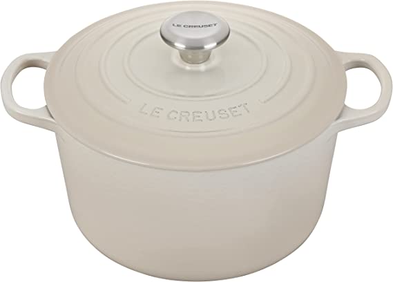 Le Creuset Round Oven | Pretty Kitchen Accessories To Make Your Kitchen Look More Expensive Than It Is | BasicHousewife.com