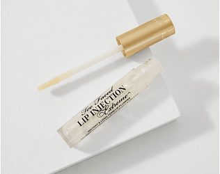 Too Faced Lip Injection Extreme Lip Plumper in Original | FabFitFun Winter 2022 Spoilers: Customizations Revealed! | Basic Housewife